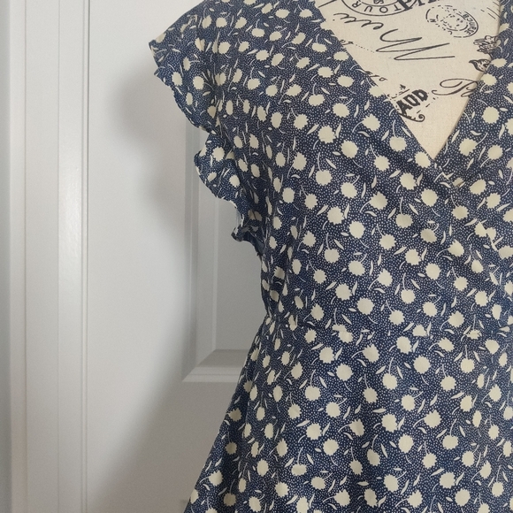 Urban Outfitters Josey Ruffle Mini Wrap Dress โ Size XS - Picture 5 of 9